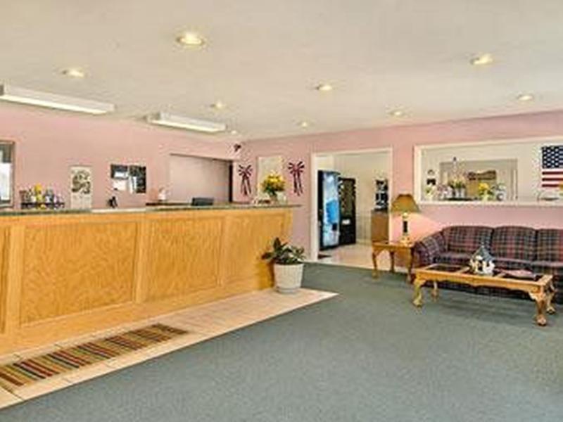 Super 8 By Wyndham Chanute מראה חיצוני תמונה